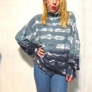 ‼️YOUNG FABULOUS & BROKE DISTRESSED Tie Dye Ombré Oversized Sweater M/L‼️